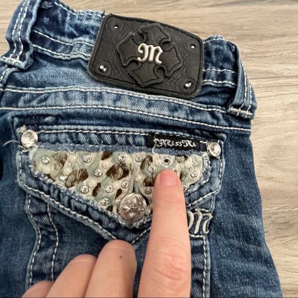 Miss Me black and white spotted cow flaps size 26 - Picture 6 of 15